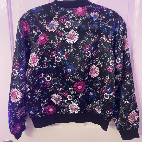 Flower Jacket - Picture 3 of 3